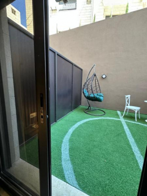 Chic Apartments For Rent ave0-3
